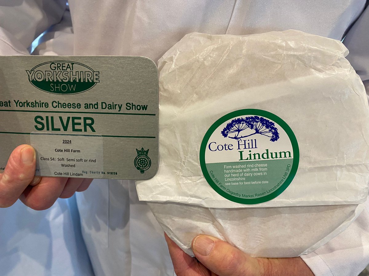 Woldmarsh's tweet image. Member Spotlight!

We are pleased to showcase our long-standing @Woldmarsh  Members; Michael &amp;amp; Mary Davenport from @cotehillcheese , who are proudly pictured here showing their wonderful achievements at the @greatyorkshow !

Are you at the show? Drop us a comment below 👇