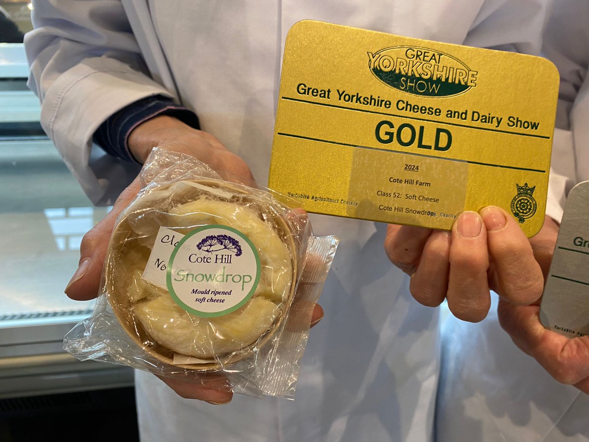 Woldmarsh's tweet image. Member Spotlight!

We are pleased to showcase our long-standing @Woldmarsh  Members; Michael &amp;amp; Mary Davenport from @cotehillcheese , who are proudly pictured here showing their wonderful achievements at the @greatyorkshow !

Are you at the show? Drop us a comment below 👇