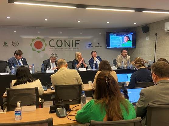A RNP apresentou os resultados alcançados no primeiro ano do programa Conecta Rede durante uma sessão do <a href="/conif/">Conif</a>  realizada no dia 10/7. A apresentação destacou a otimização de processos, transformação digital e economia de recursos.

Saiba mais: bit.ly/3LoUMuE

#RNP #MEC