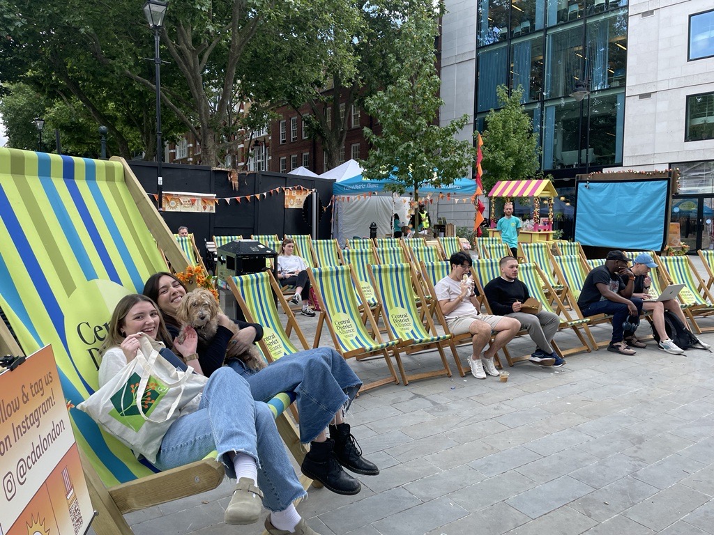 The ducks have taken over Clerkenwell Green with <a href="/CDALDN/">Central District Alliance</a> Summer Party! 

Liz, Kiana and fluffy Mabel are out and about, introducing potential clients to ideally located wallacespace. Pull them for a chat if you're in the area.