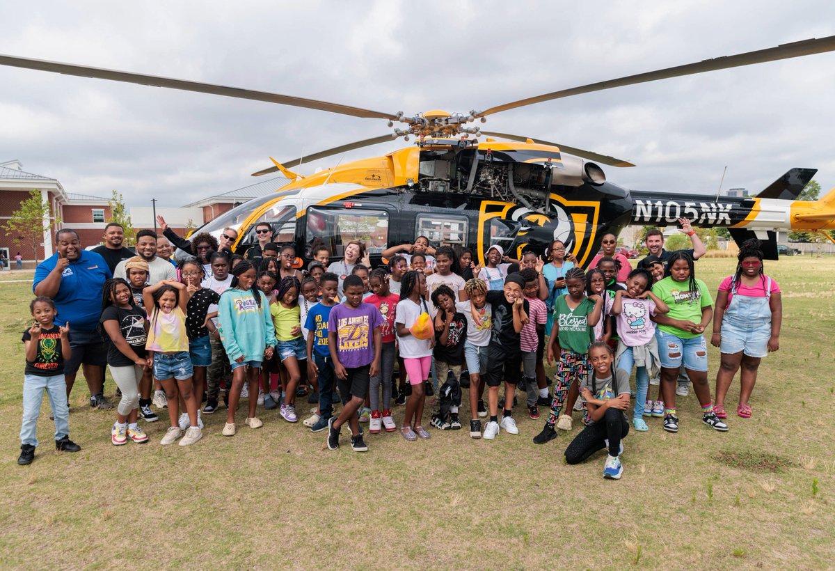 RPS_Schools's tweet image. Enormous gratitude to the @VCUHealth LifeEvac crew for "dropping in" to share more about their work and how they provide critical care throughout VA. #WeAreRPS #TeachWithLove #LeadWithLove #ServeWithLove #InspiringYoungMinds #FutureHeroes