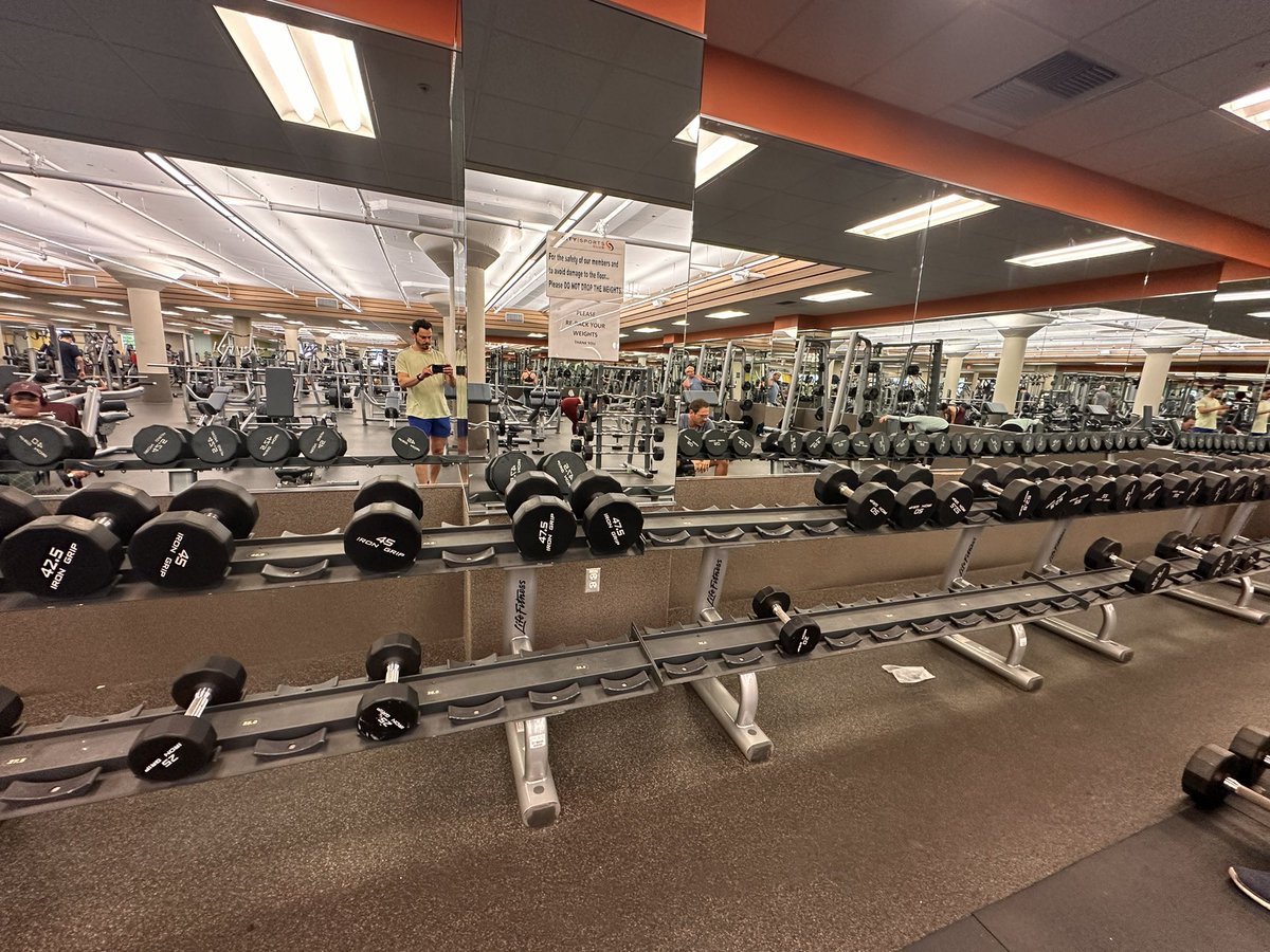 Alan Mond tweet media