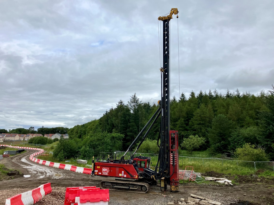 RailSuppliers's tweet photo. Electrification project lays firm foundations at new Hairmyres station https://t.co/QqkwQ368Hg @networkrail #HairmyresStation #RailwayNews #RailNews #ScotlandsRailway #ScotsRail https://t.co/t20SQpldGA