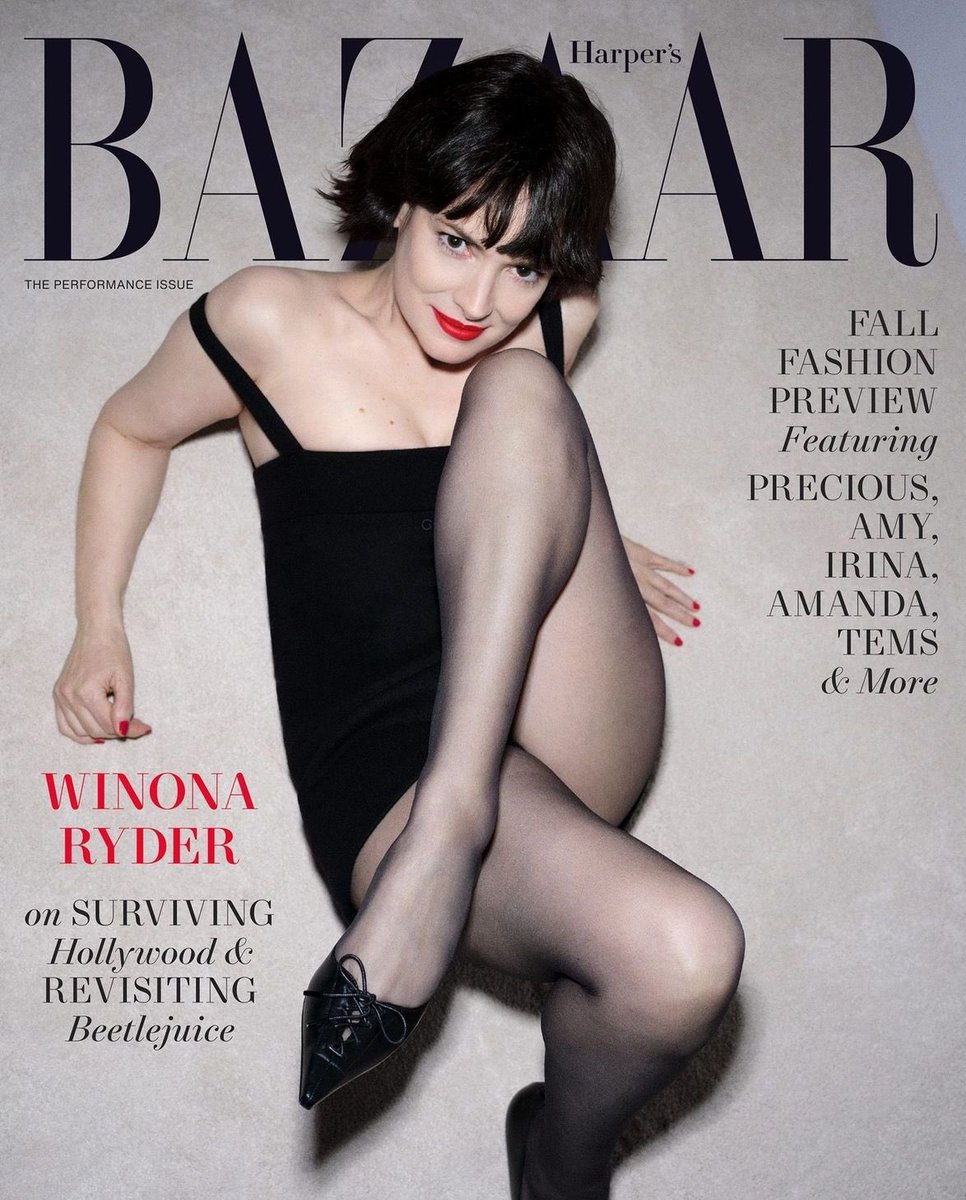 sapphicjopper's tweet photo. WINONA RYDER??? https://t.co/aAk38C4sZi