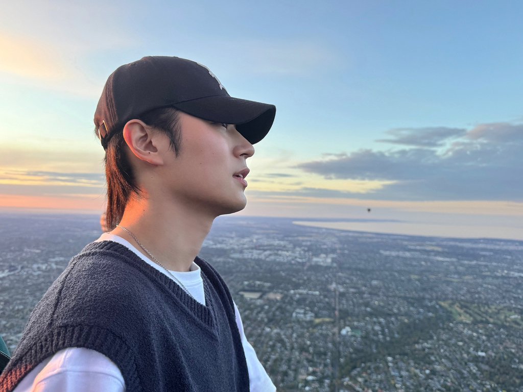 me_loves_3's tweet photo. 잘생겻네,, https://t.co/LKkPuejhgx