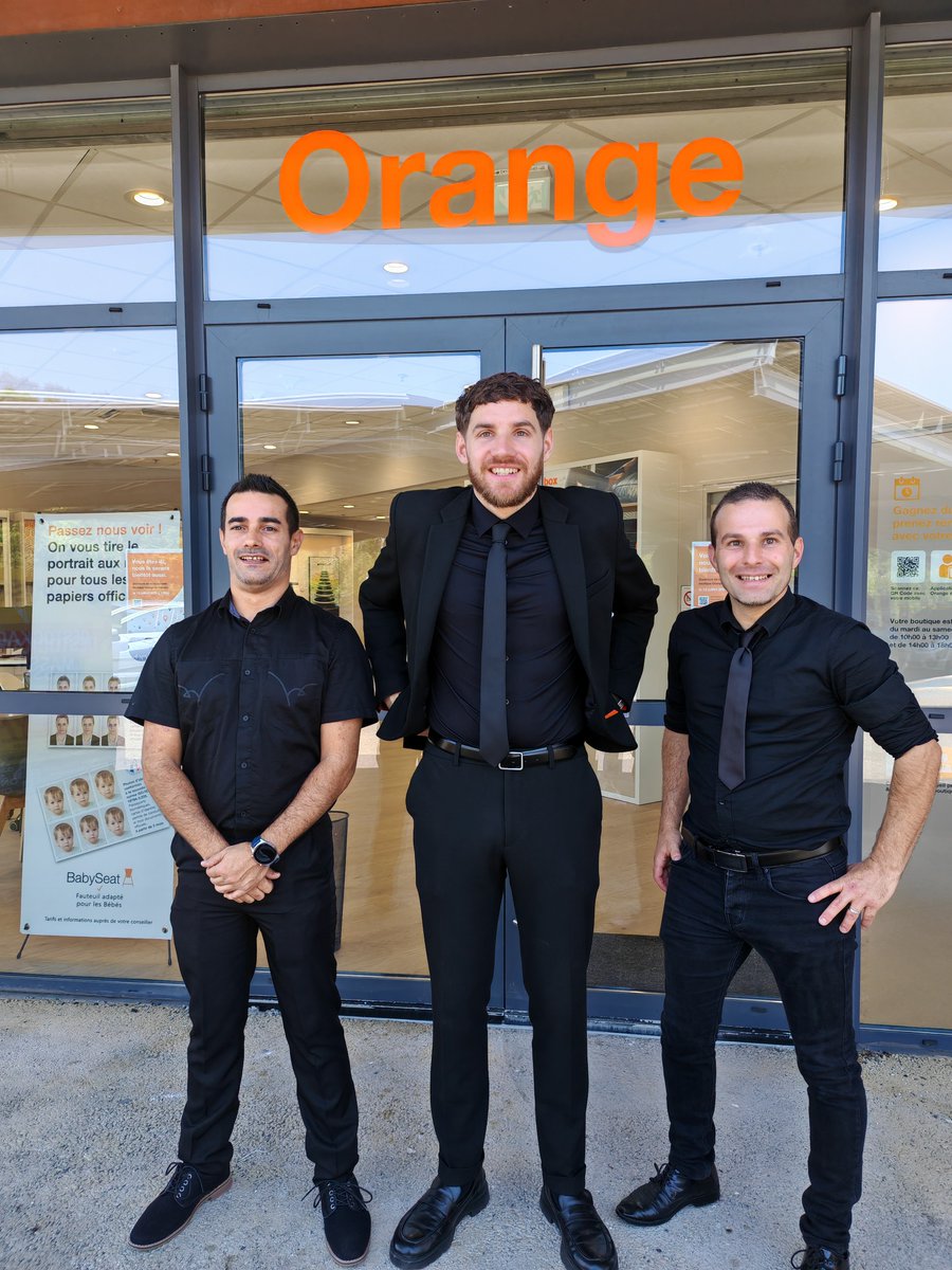 Orange Store tweet media