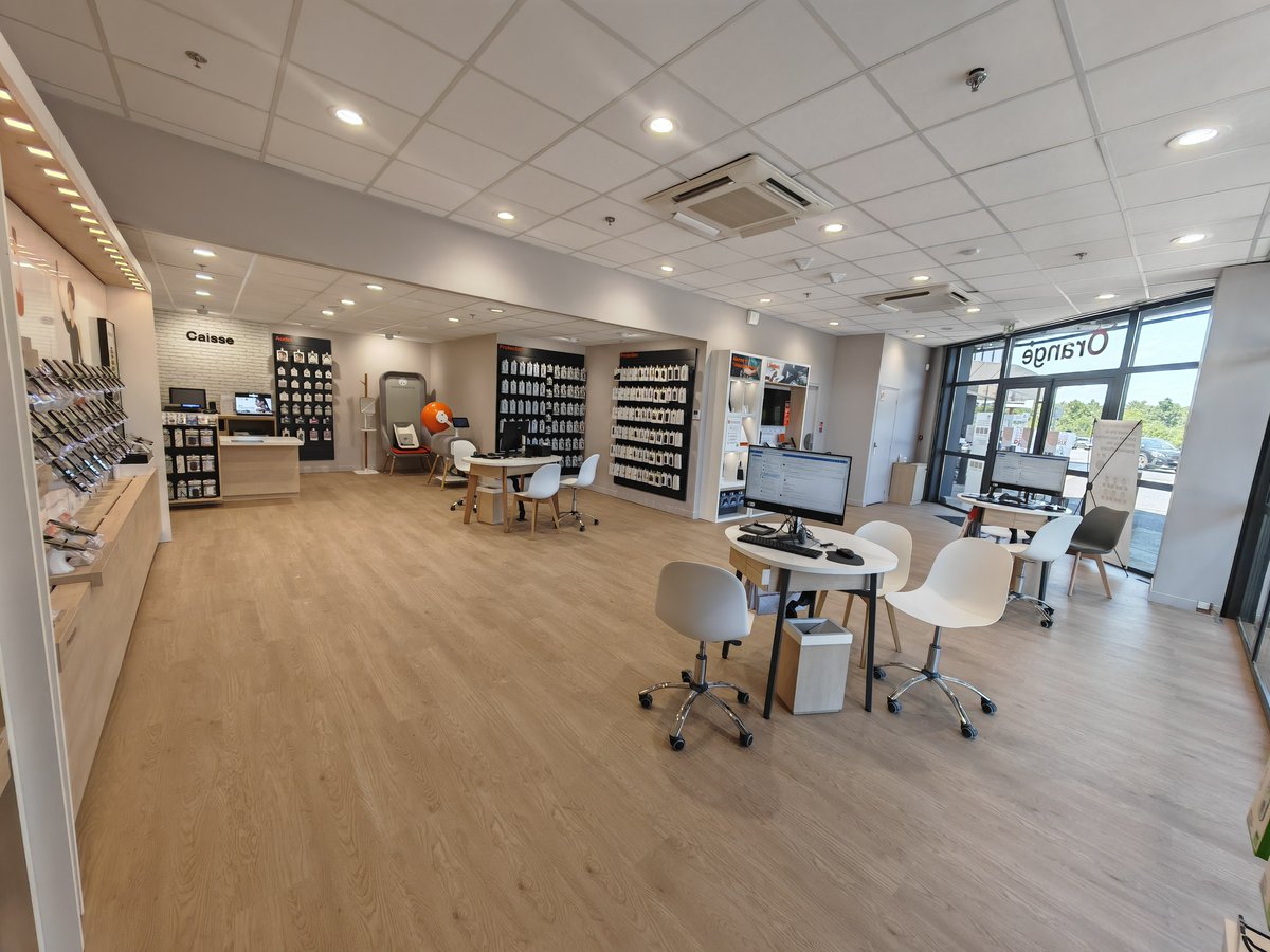 Orange Store tweet media