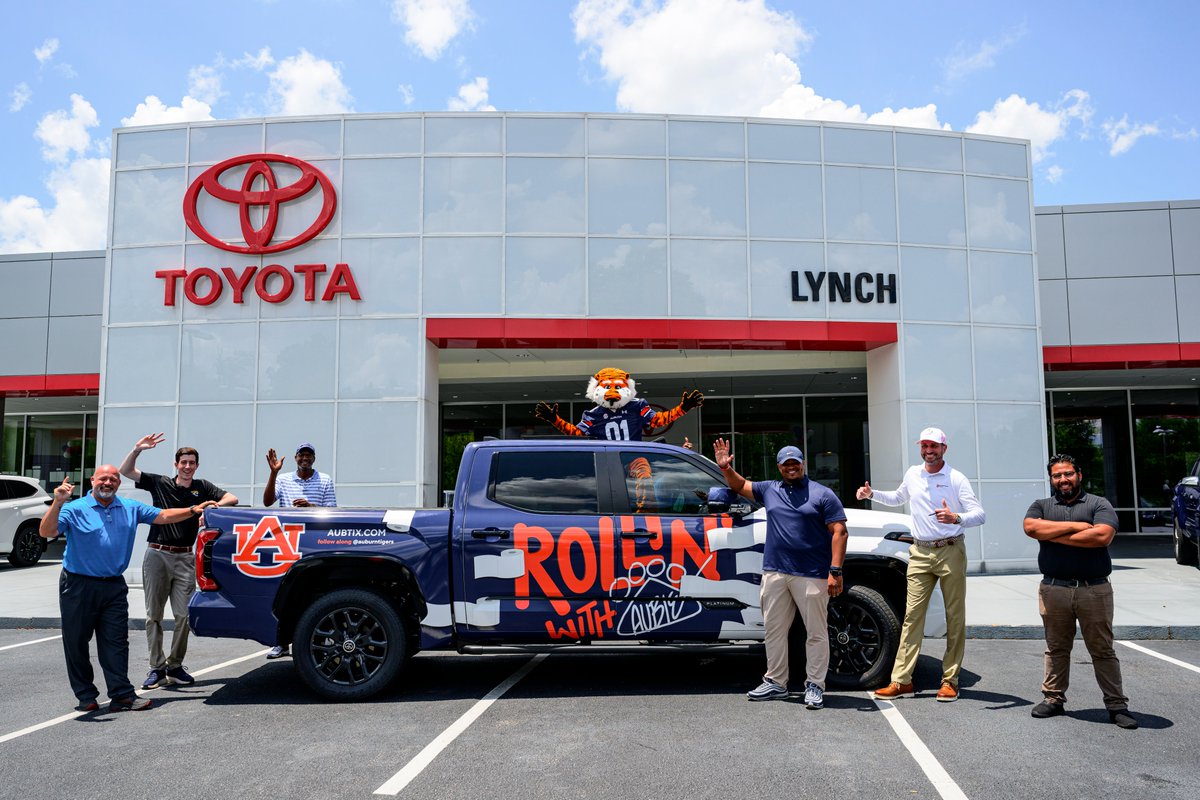 Great collaborative work between our Marketing, Fan Experience, Creative and Campus units! S/O to <a href="/jDaniel_Watkins/">Daniel Watkins</a> &amp; <a href="/EA_SportsAU/">Emily Adams</a> for leading the charge! 

Week one of Rollin' with Aubie campaign in the books! Be on the lookout for more to come.

#WarEagle