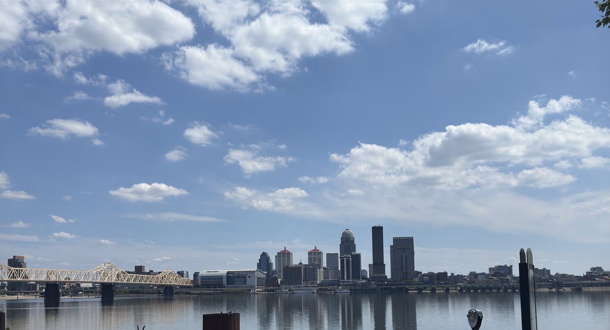 Your life is in shambles because you lack consistency

Be consistent in the gym 
Be consistent in your uploads 
Be consistent in your relationships 

Life gets easier once you realize this and apply it

When you're consistent in one thing, it tends to spill over into other things