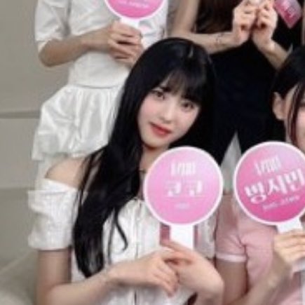 kokosource's tweet photo. koko in today’s live!

#IZNA_KOKO #KOKO #ILAND2 #아이랜드2 #코코 #NARAIKOKO #IZNA https://t.co/HjlhEtzk35