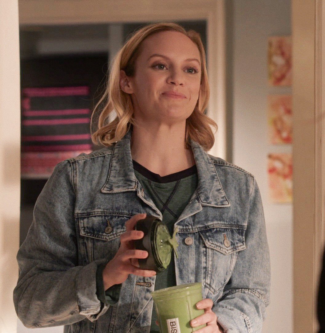 spampiespresso's tweet photo. “If you’re trying to let Bailey down easy, you should look way less hot.” https://t.co/iVS78kkIBl
