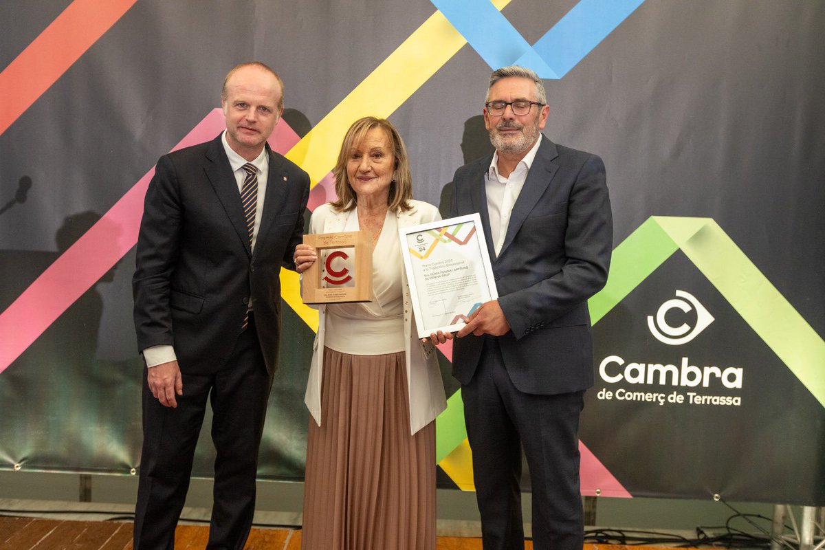 albertcaste's tweet image. 🏆 Magnífics #PremisCambra de @CambraTerrassa a #Matadepera. Un honor haver presidit el jurat d’uns merescudíssims reconeixements empresarials amb el maridatge de #CarmeRuscalleda 😋