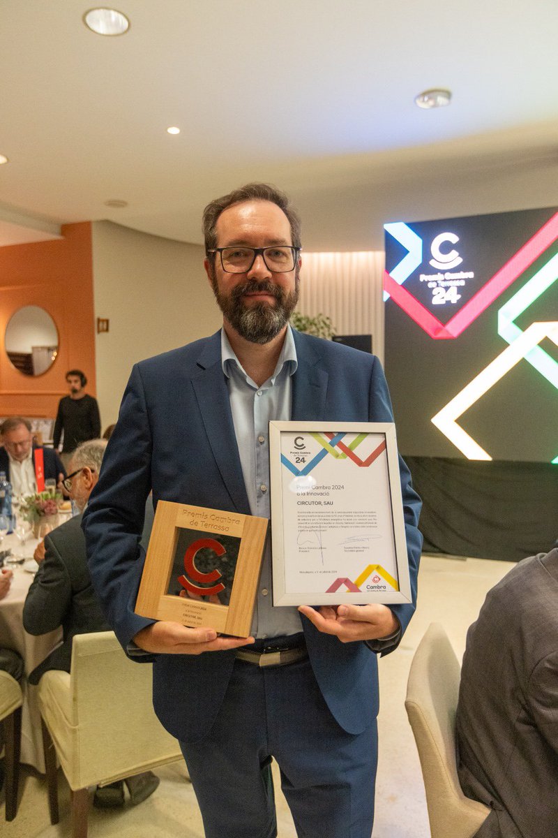 albertcaste's tweet image. 🏆 Magnífics #PremisCambra de @CambraTerrassa a #Matadepera. Un honor haver presidit el jurat d’uns merescudíssims reconeixements empresarials amb el maridatge de #CarmeRuscalleda 😋