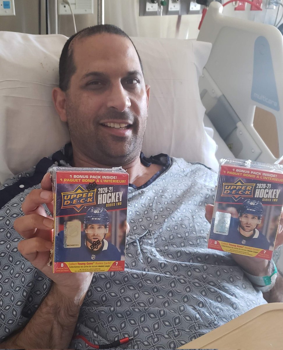 SBergerBOSTON's tweet image. 3 years ago today, post brain surgery opening some @UpperDeckHockey to lift spirits.   #TheBergandtheBurb . I love Hockey
