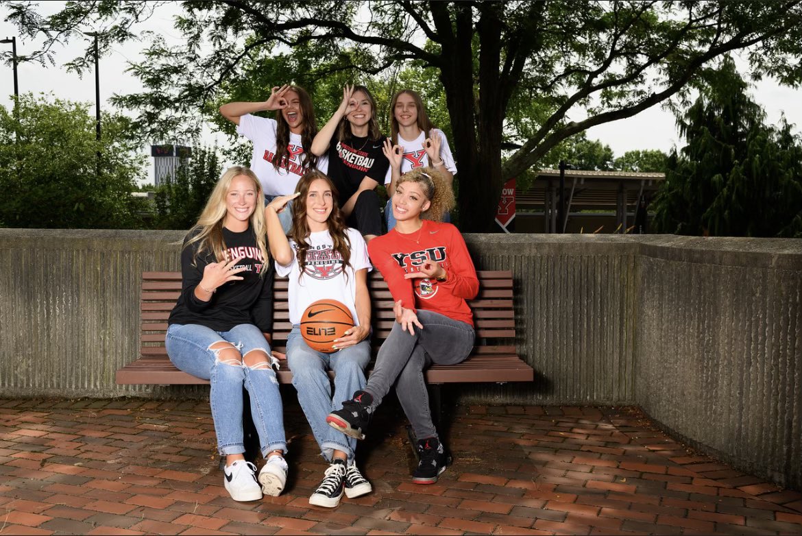 bbarrier20's tweet image. I’m so thankful Hayden landed at YSU. She is exactly where she needs to be with all the right people. ❤️🐧
#Heisgood