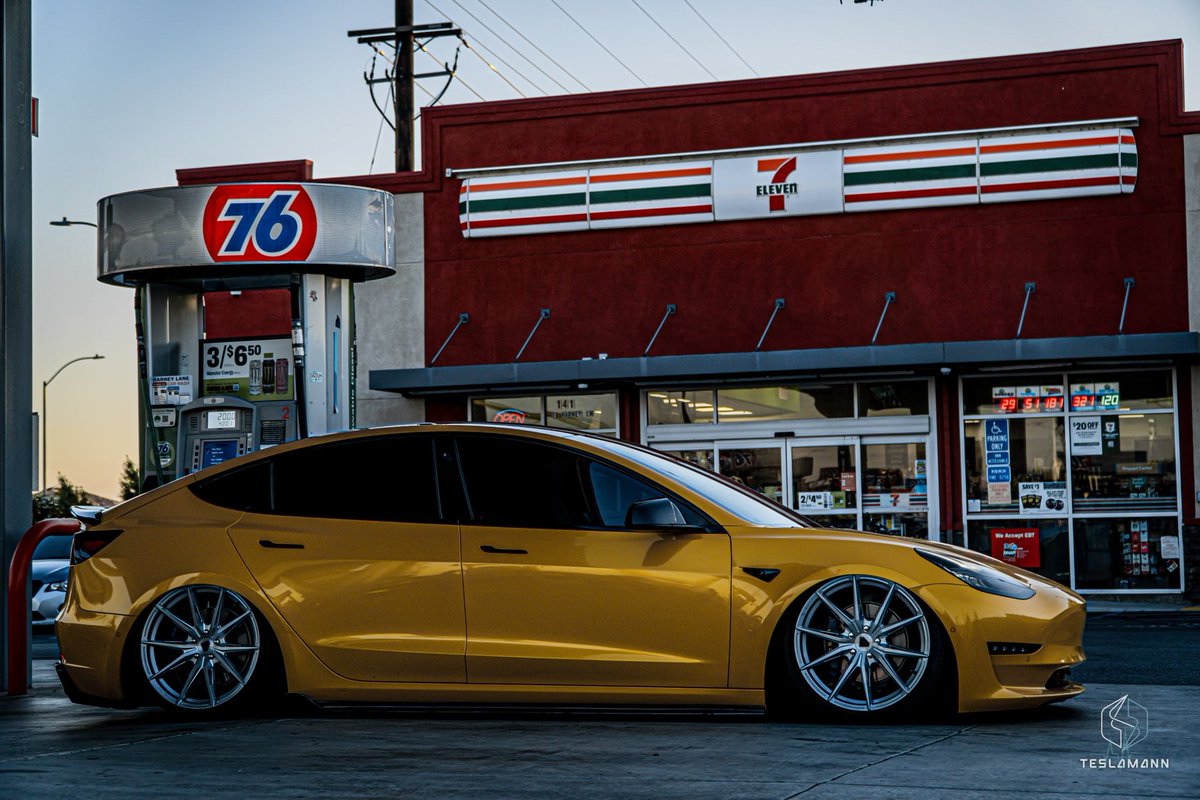 getsomesports's tweet photo. Do U know what today is !?! … YEP iTs @7eleven FREE smaLL #Slurpee DAY ! !
#CarsOf7Eleven #7Eleven #SnackTime #OhThankHeavyn #SlurpeeSmiles #Tesla https://t.co/G46eBokfl5