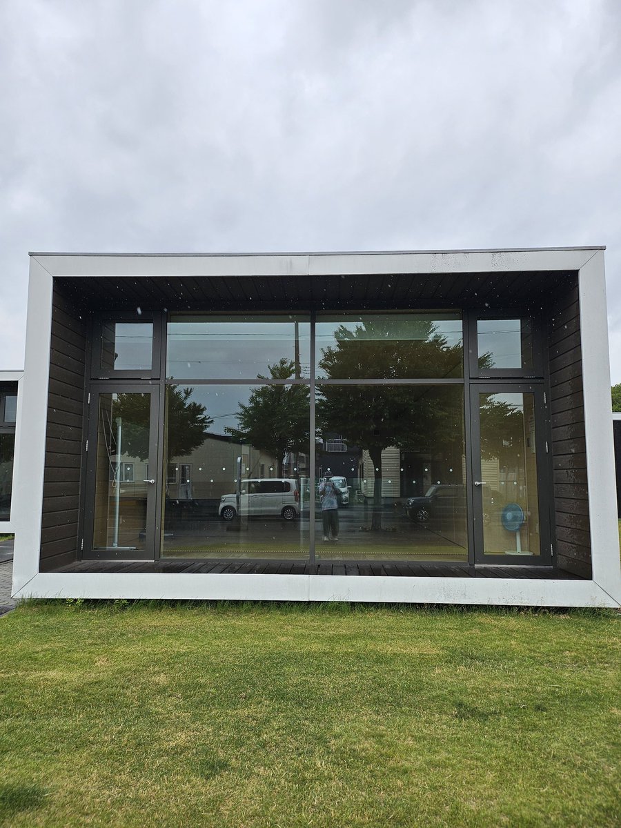 恵庭で何かを作りだしました☺
毎日朝から晩までどっかにいる…当たり前か笑
事務所は劇団の稽古で使っているので、無駄がなくていいよね。

明日は仁木町、どんな仕事になるか楽しみ！