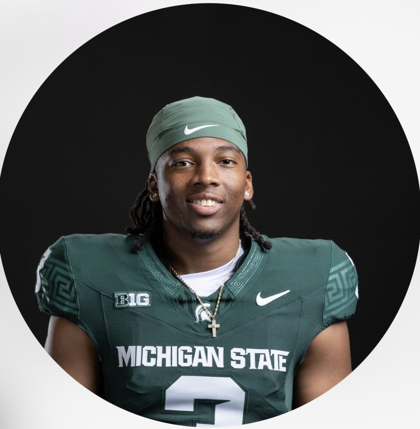 hughes7707's tweet photo. Stolen off his gram! Love this picture and him🥰😍
#mybabyboy
#mynumber3
#isitfootballseasonyet https://t.co/7MNX2kUtYd