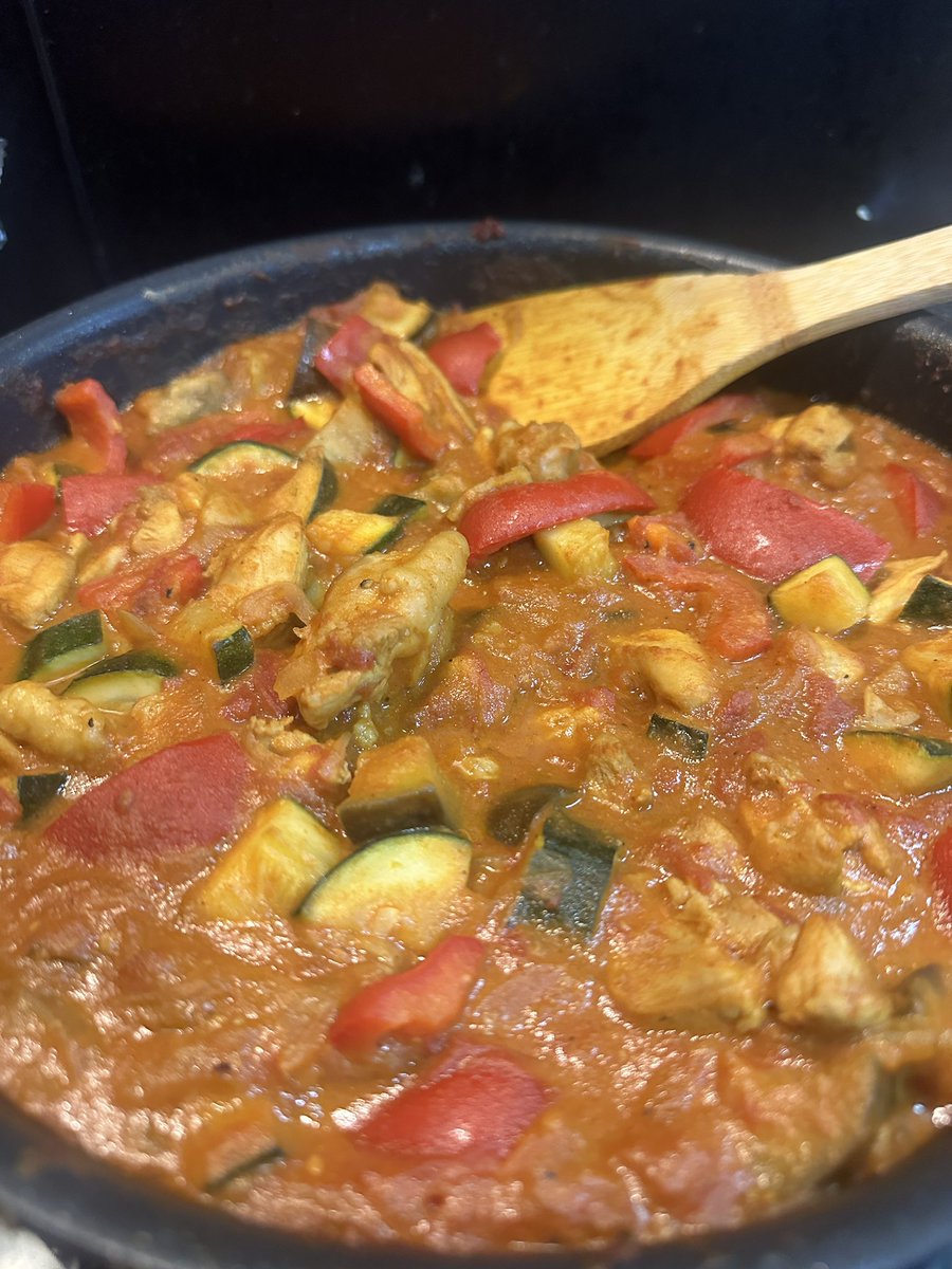 justis_23's tweet photo. 無水夏野菜カレー 大成功 https://t.co/OoKfRsqr1z