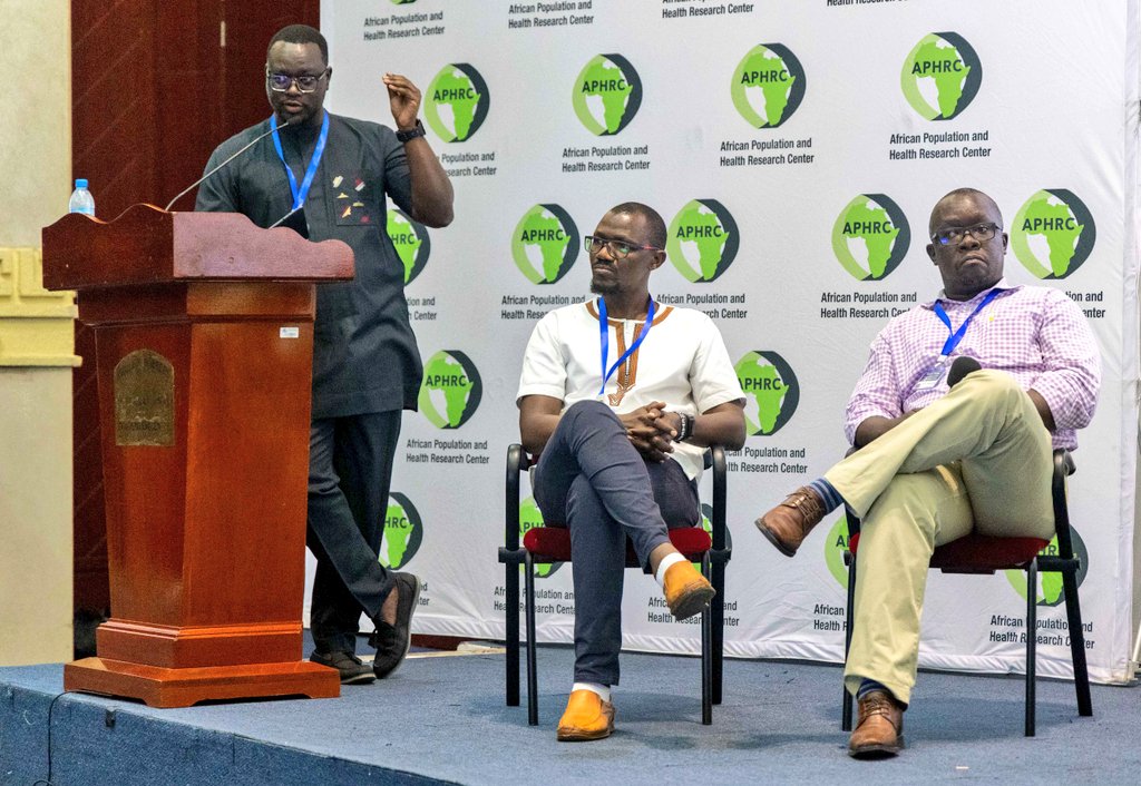 #IamAPHRC at #AES2024.

"Co-creation and co-implementation with individuals and groups at the grassroot level has proven effective in ensuring interventions are acceptable and impactful" <a href="/Wekesah/">Ѫцяцпgа Шёкё$ан</a>

#APHRCResearch #WeAreAfrica
