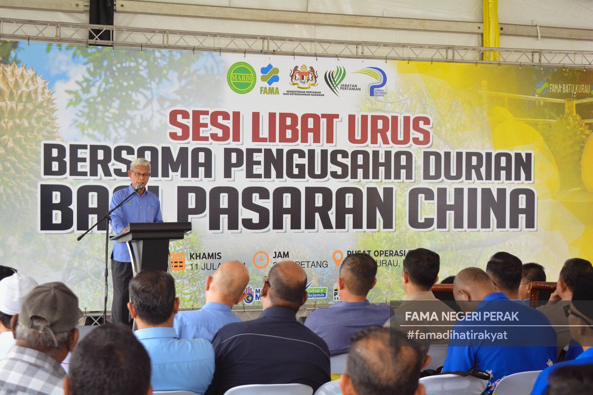 FamaNegeriPerak's tweet photo. Malaysia telah mengorak langkah proaktif dalam merealisasikan potensi pasaran durian Malaysia di China dengan pemeteraian Protokol Keperluan Fitosanitari Pengeksportan Buah Durian Segar dari Malaysia ke China. https://t.co/GGaDe918TL