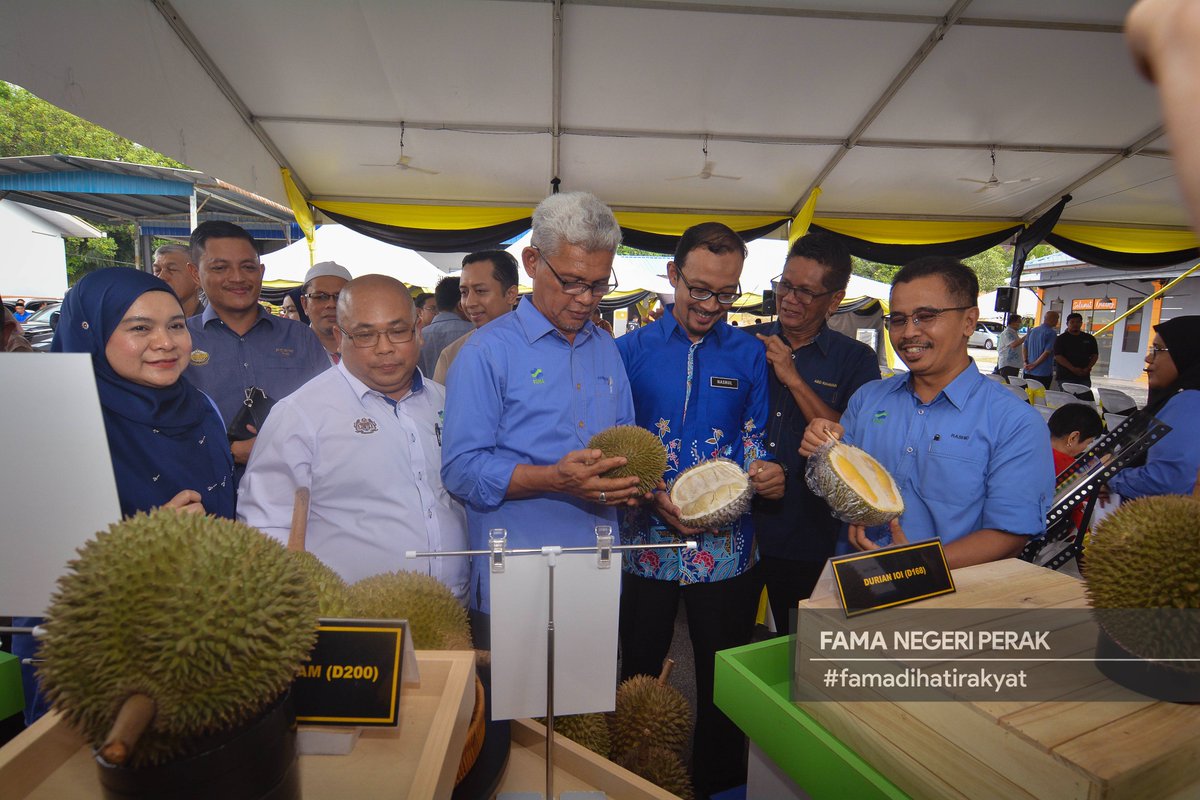FamaNegeriPerak's tweet photo. Protokol ini telah dimeterai oleh YB Datuk Seri Haji Mohamad bin Sabu, Menteri Pertanian dan Keterjaminan Makanan bersama H.E. Yu Jianhua, Menteri General Administration of Customs of the People's Republic of China (GACC) pada 19 Jun 2024. https://t.co/iuVDDhvtak