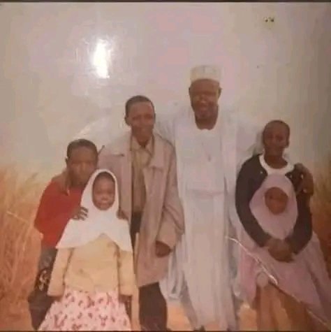Allah ya gafartawa Mallam SHEIKH Ja'afar Mahmud Adam Ameen ya Allah👏🙏
Hey, Salim where are you in this picture <a href="/salimsajma/">Salim Ja’afar Mahmoud</a>