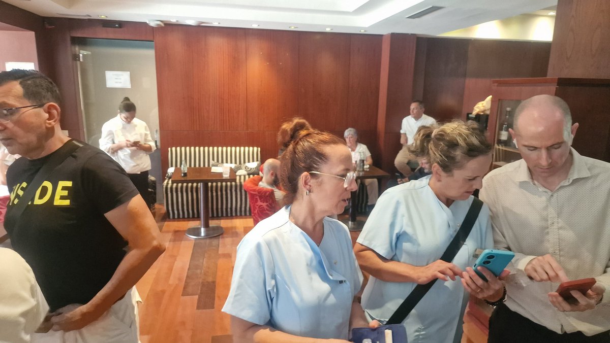Victoriamrmr's tweet photo. 📢Las trabajadoras y trabajadores del #HotelGuadalpin siguen defendiendo sus puestos de trabajo 
Son 180 trabajadoras de #Marbella que por un pleito entre particulares pueden perder sus puestos.
La #Marbella ⭐️⭐️⭐️⭐️⭐️ se defiende garantizado sus empleos https://t.co/2Cwvi71Y0j