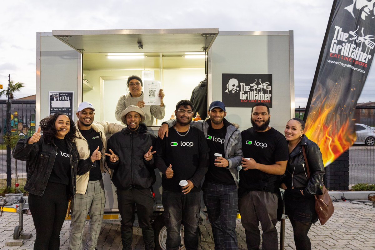 looptaxiapp's tweet photo. About a week ago, Loop attended RLabs First Thursday Market where vendors were able to accept payments with Loop Money🚐💨. Here’s a quick recap on the experience and be sure to make your way to the next First Thursday event coming up August 1st - see you there💚 #FirstThursdays https://t.co/KZqDJ8NIoV