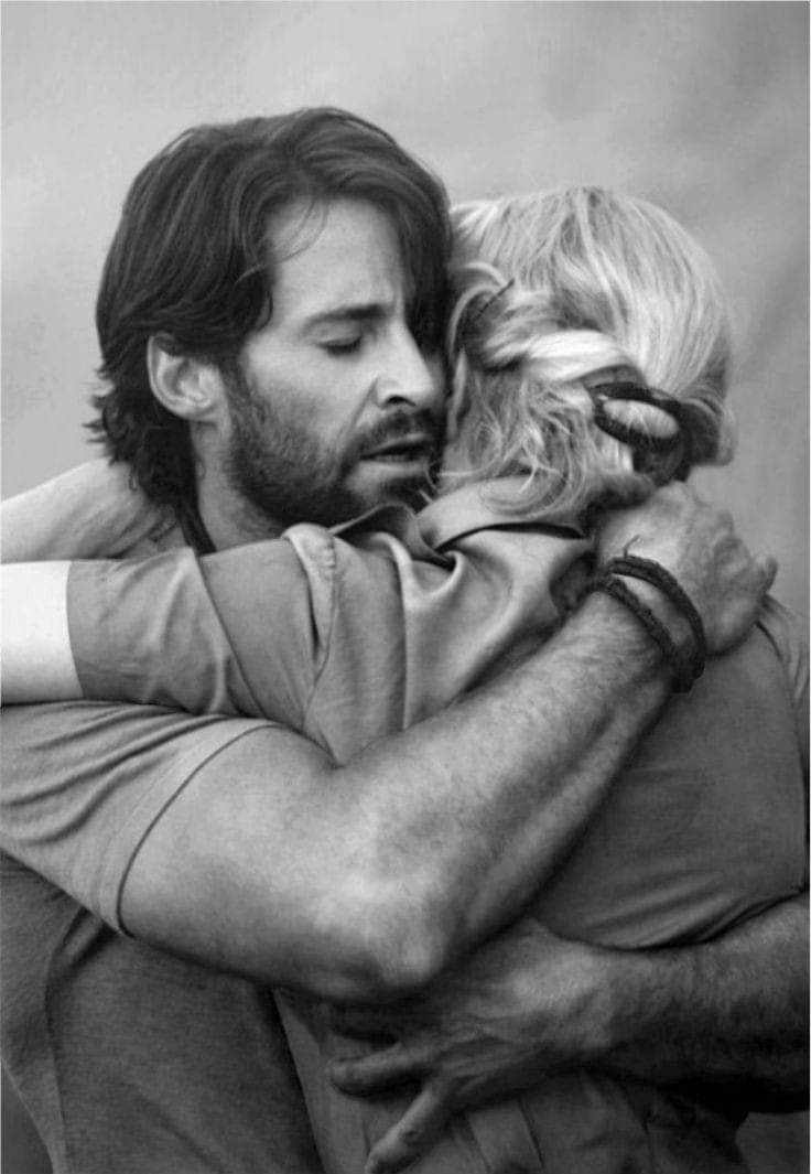 Quell'abbraccio prima di andare via, racchiude il senso di ciò che siamo ❤︎