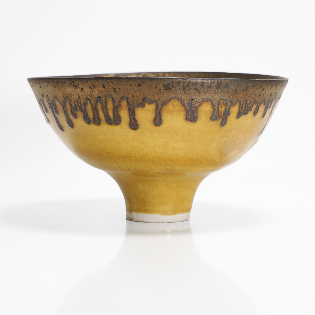 swordersfineart's tweet photo. 🌟The Journey of a Dame Lucie Rie Bowl | From Discovery to Record Sale
➡️Read more at https://t.co/ek99sMt0JR
#swordersdesign #ceramicart #ceramic #sworders #auctionnews #lucierie
https://t.co/GNnY4w7mfE
