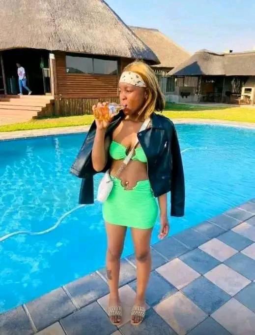 MbazimaThomason's tweet photo. “Fortunately the girl family has been found it is said that she’s from GAME😭and goes by the name Koketsi Hazel💔deepest condolences to the family and gratitude to the community of Gobhoza and Lekazi that found her body😭Rest in peace Girl😭no one deserves such a painful death💔😓

I don't know know if it's okay to share these pictures but I feel like most people deserve feedback and also our community needs answers💔😓apologies again to the family 😭💔”