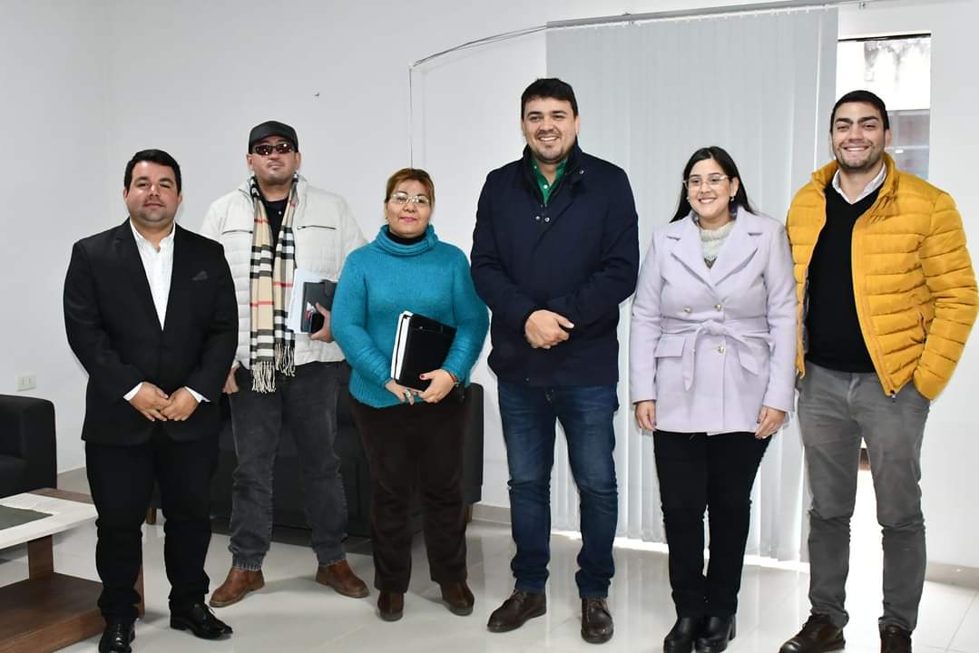 ✅ Visita de representantes del Instituto Nacional de Desarrollo Rural y de la Tierra (INDERT) en la Municipalidad de San Juan Bautista 

Planificación de firma de convenio entre ambas Instituciones.

#SomosProtagonistas 🇵🇾
