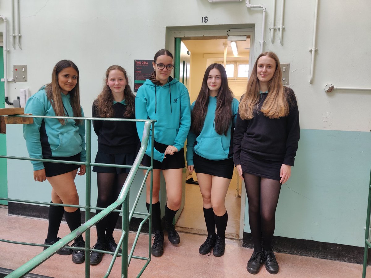 DyniaethauBroEd's tweet photo. Llawer o hwyl yn carchar Shepton Mallet/ Lots of fun exploring in Shepton Mallet prison @BroEdern  #hanes https://t.co/zL2NQVDBEC