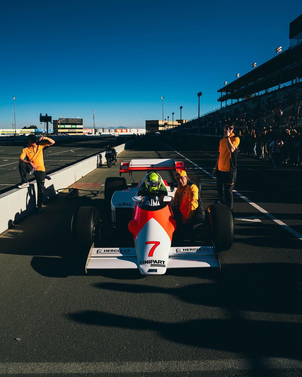 adrmri02's tweet photo. @F1Wallpapers4K Can you do these please? https://t.co/n3rWbmvvzk