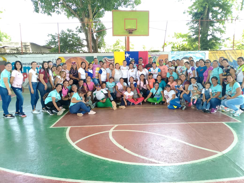 salasimonplanas's tweet photo. #11Jul Excelente Encuentro deportivo con el personal educativo de la parroquia Sarare, incentivando la convivencia y recreación! 
#KeLacreoLaPoesía
@NicolasMaduro
@_LaAvanzadora
@MPPEDUCACION
@EleamerAbdala
@cdcelara 
@salasimonplanas 
@AurimarVargas1 https://t.co/QevrfpUvcI
