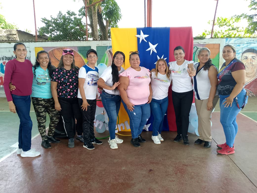 salasimonplanas's tweet photo. #11Jul Excelente Encuentro deportivo con el personal educativo de la parroquia Sarare, incentivando la convivencia y recreación! 
#KeLacreoLaPoesía
@NicolasMaduro
@_LaAvanzadora
@MPPEDUCACION
@EleamerAbdala
@cdcelara 
@salasimonplanas 
@AurimarVargas1 https://t.co/QevrfpUvcI