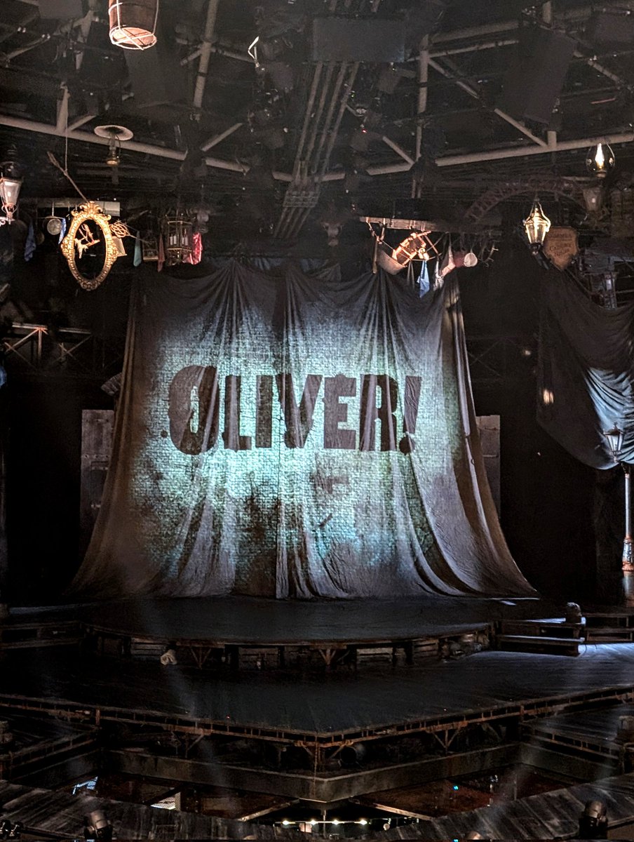 Steve Carter (@stevecarter_) on Twitter photo Back at @ChichesterFT tonight for a second viewing of Oliver Back at @ChichesterFT tonight for a second viewing of Oliver