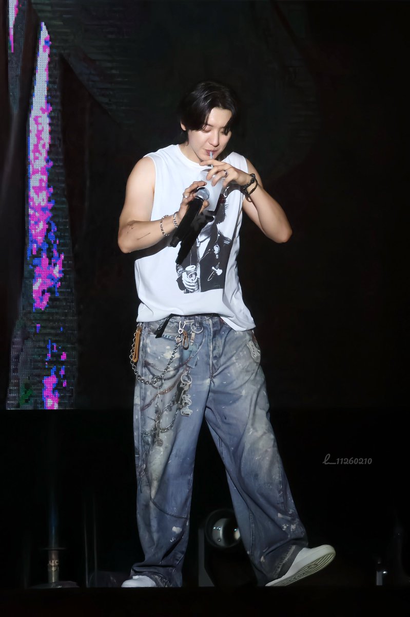 L_11260210's tweet photo. 240705 beer festival in Kaohsiung
🐶🍒💦

 #찬열 #CHANYEOL #EXO
@weareoneEXO https://t.co/UIqI5J6zMv
