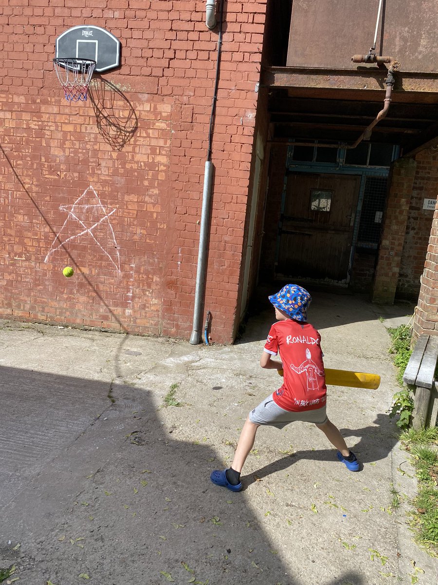 Play_Glos's tweet photo. After 10 weeks of ups and downs our Thursday #Play2Nurture group have started to play collaboratively without needing the #PlayRangers as much.
Of course they still come in handy when there are arms to be painted 🎨
@TNLComFund #PlayWorkWorks #PlayMatters #ChildLed https://t.co/dOkMz2pDji