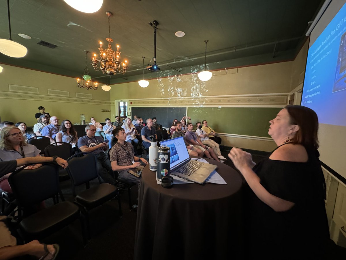 Jana Walker tweet media