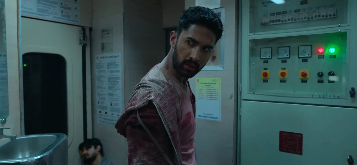 A hellish train ride ❤️‍🔥 
Yet another revenge story, but the hero sets the feast for the villains, which is brutally massive. The actions and background scores are lit 🔥
Peak action film from Bollywood

#Kill