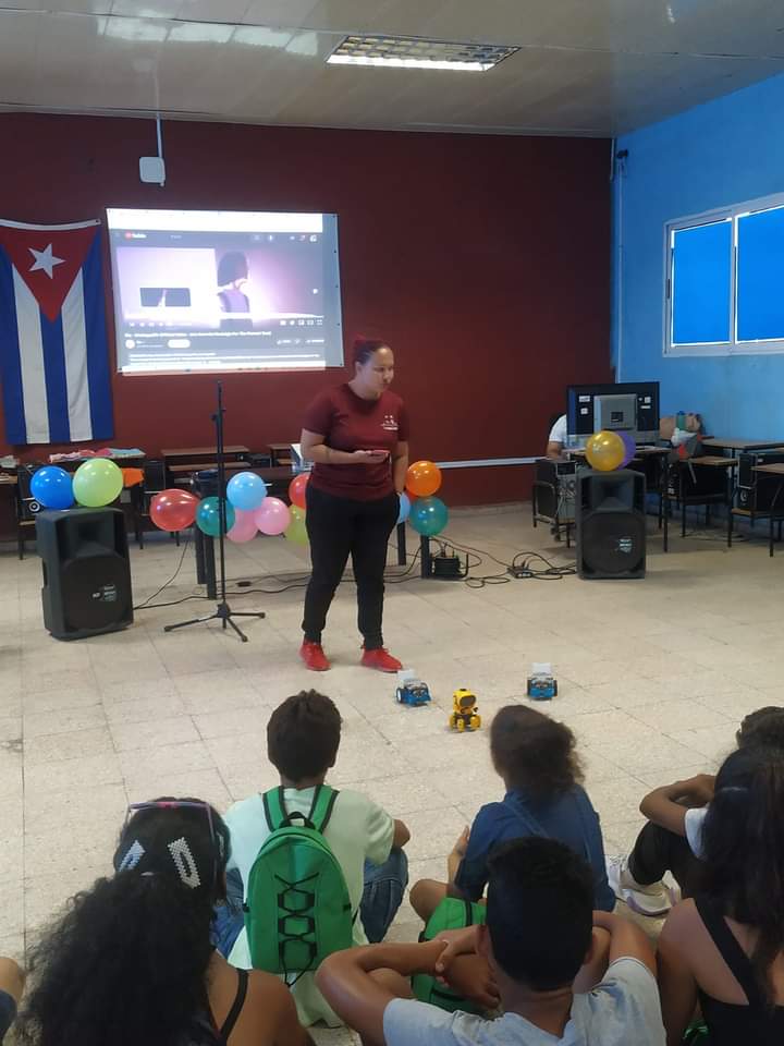 Niños de 2 hogares fueron el motivo de una gran actividad celebrada en <a href="/JovenClubCmg/">Joven Club Camagüey</a> como parte de las actividades del verano que desarrollamos. Mucha #GenteQueSuma de varias instituciones participaron. Estamos en #CubaModoVictoria