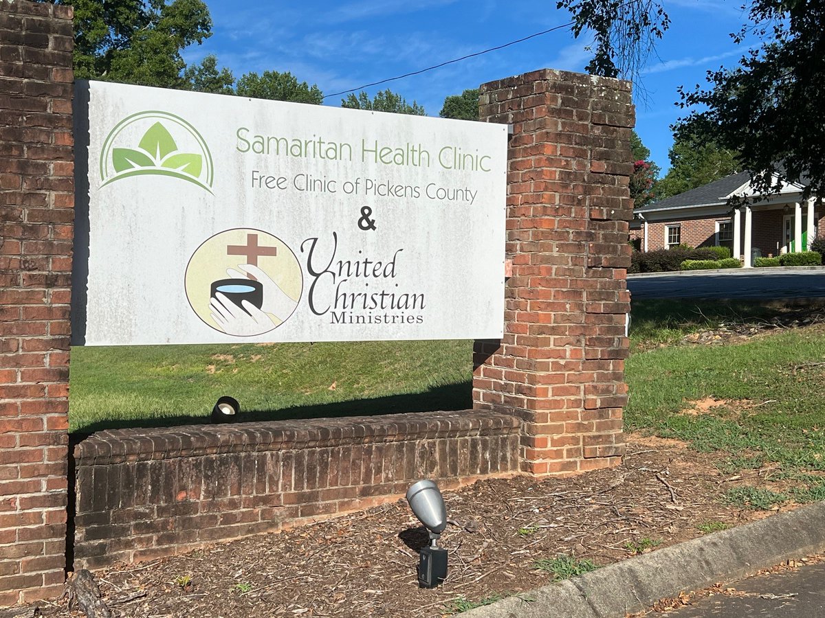 managesmarter's tweet image. It was delivery day on Wednesday for the staff and volunteers of United Christian Ministries in #EasleySC, who already are putting their motorized pallet jack to work! United Christian Ministries helps feed 8,000 individuals each year in Pickens County. #58for58