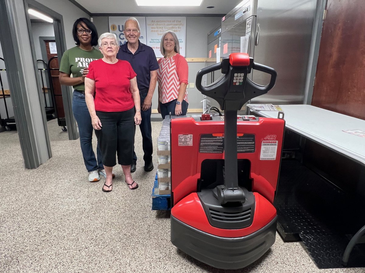 managesmarter's tweet image. It was delivery day on Wednesday for the staff and volunteers of United Christian Ministries in #EasleySC, who already are putting their motorized pallet jack to work! United Christian Ministries helps feed 8,000 individuals each year in Pickens County. #58for58