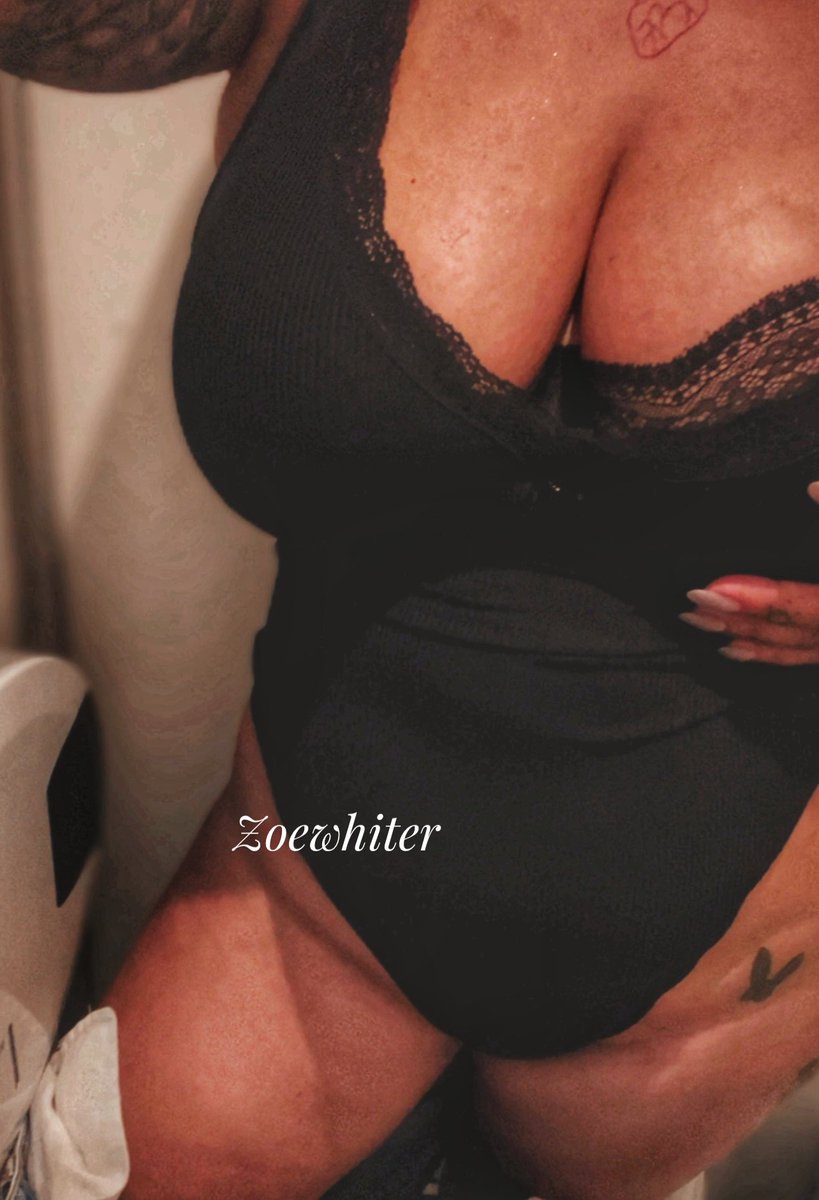 Entre el calor que hace y lo cachonda que estoy mi body está más mojado que mi coño. Para algún fetichista valdría oro. #fetichismo #bragas #coñomojado #cachonda #mojada #quieropolla