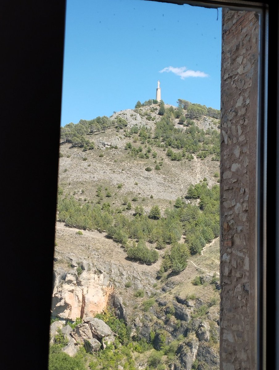 entreorzaygamon's tweet photo. Una mañana en el casco antiguo de #Cuenca días de trabajo. Con vistas. https://t.co/SrapySXS59