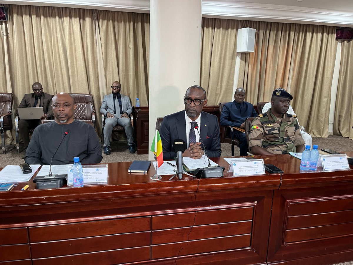 PBFMali's tweet photo. Comité de Pilotage des investissements en consolidation de la #paix au #Mali (#PBF-#FFPH) coprésidé par le Ministre A. DIOP @MaliMaeci & le RC/HC @AlainNoudehou avec la participation du Ministre Colonel Major I. WAGUE @MinistredelaRc4, le représentant des PTF, OSC & bénéficiaires https://t.co/WB4ythfg1U