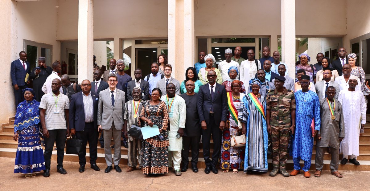 PBFMali's tweet photo. Comité de Pilotage des investissements en consolidation de la #paix au #Mali (#PBF-#FFPH) coprésidé par le Ministre A. DIOP @MaliMaeci & le RC/HC @AlainNoudehou avec la participation du Ministre Colonel Major I. WAGUE @MinistredelaRc4, le représentant des PTF, OSC & bénéficiaires https://t.co/WB4ythfg1U