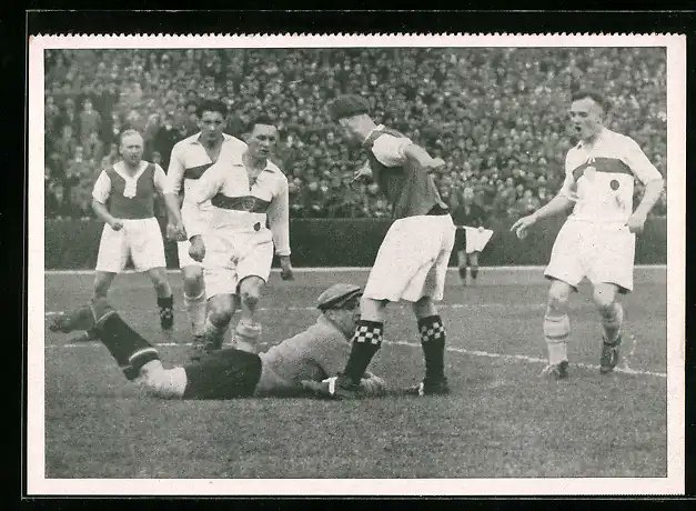 SportfreundeS's tweet photo. Stuhlfauthsche Fußabwehr ja oder nein? @graefe_manuel https://t.co/BVOOeQySk9